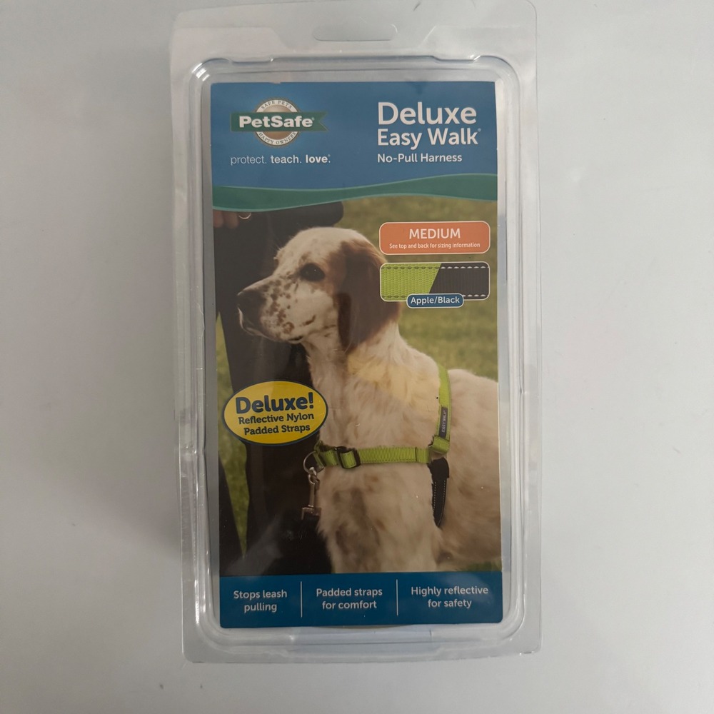 PetSafe Deluxe Easy Walk No-Pull Dog Harness - Medium Apple/Black. Open Box